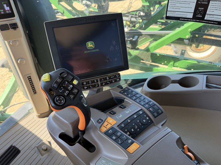 2017-john-deere-r4030-image-14