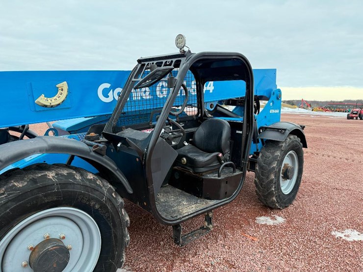 2016-genie-gth844-image-32