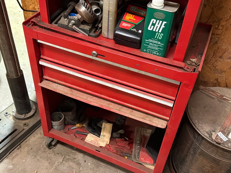 #36-•-metal-toolbox-with-misc-tools-image-2