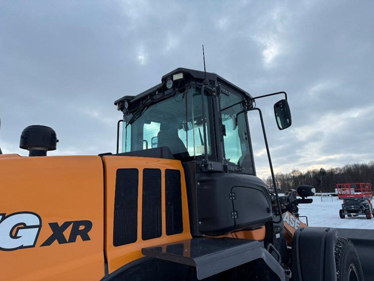 2023-case-621g-xr-image-22