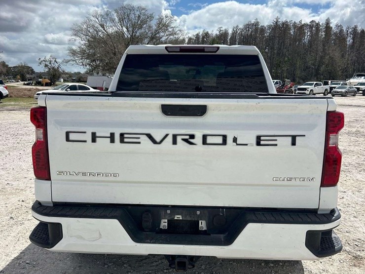 2023-chevrolet-silverado-1500-image-26