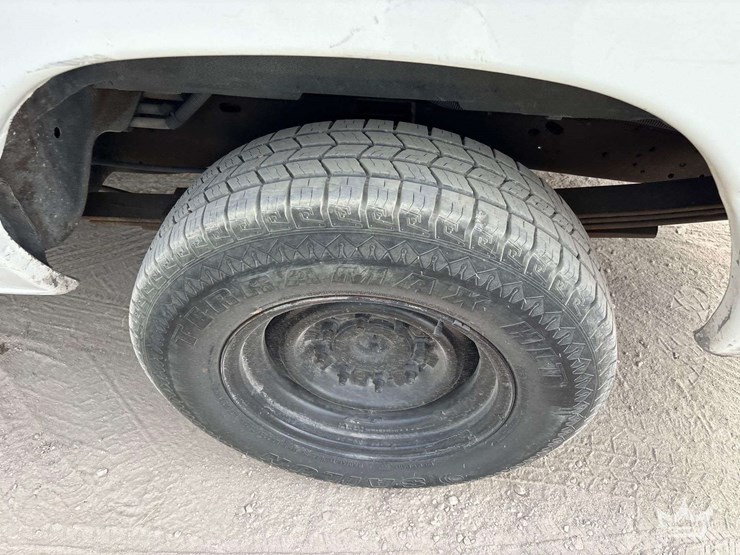 2009-ford-cargo-image-24