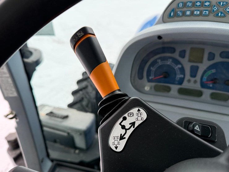 new-holland-t7.210-image-65