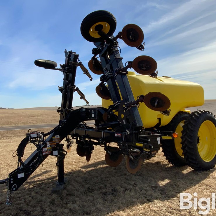 2023 Fast 8324 16R30 Fertilizer Applicator