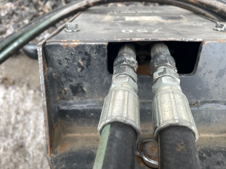 #4904-•-lowe-skid-steer-mount-750-auger-with-4"-bit-image-7