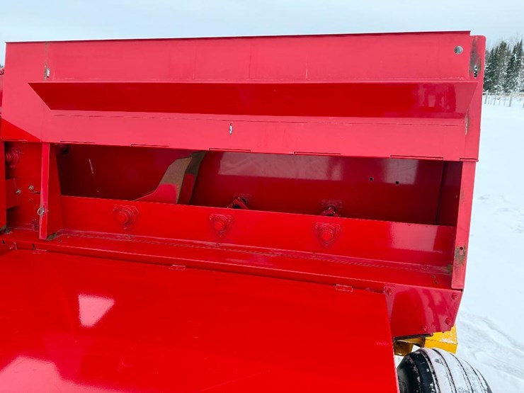 2015-new-holland-bc5070-image-18