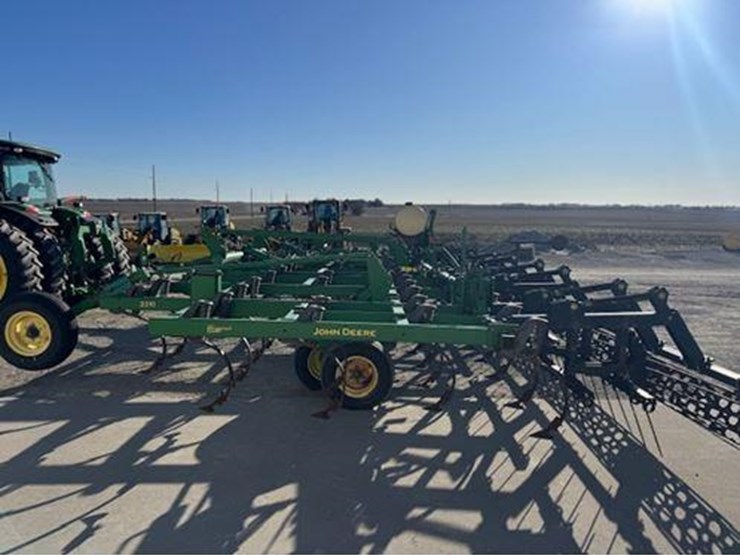 john-deere-2210-image-10