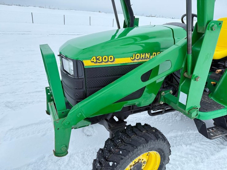 john-deere-4300-image-28
