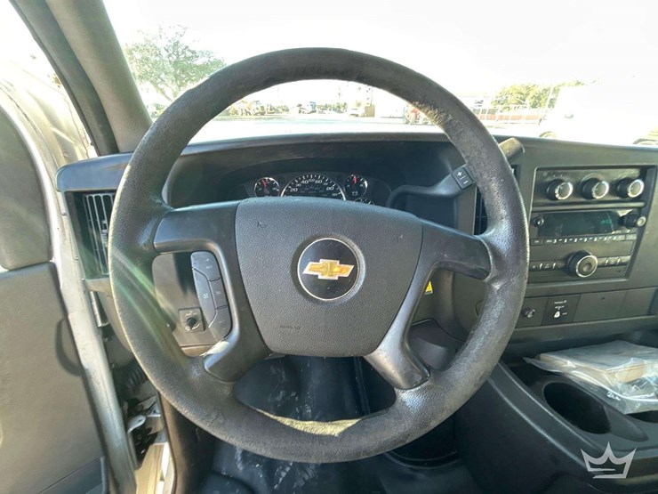 2015-chevrolet-express-2500-image-12