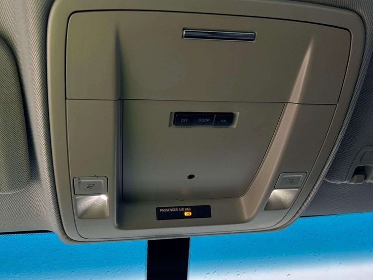 2015-chevrolet-silverado-2500hd-image-21