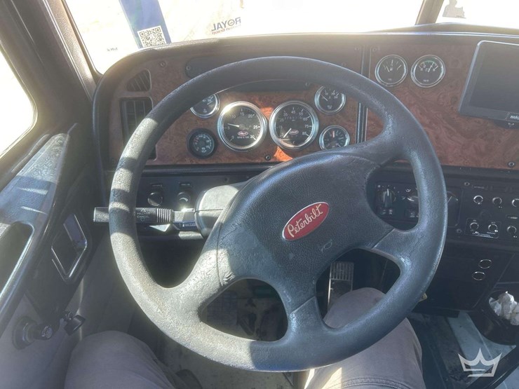 2005-peterbilt-357-image-25