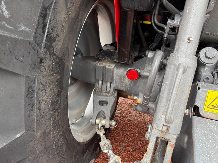 massey-ferguson-4707-image-42