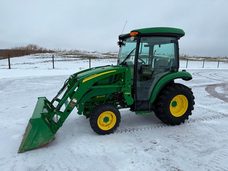 john-deere-3033r-image-1