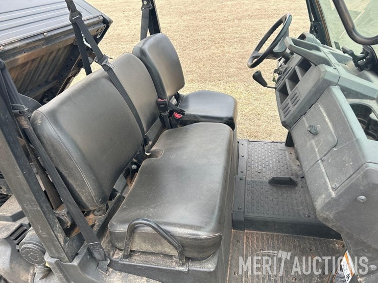 2022-john-deere-gator-image-33