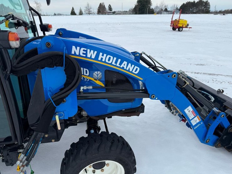 new-holland-boomer-37-image-19