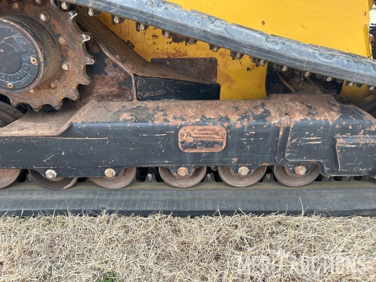 2018-deere-333g-image-30