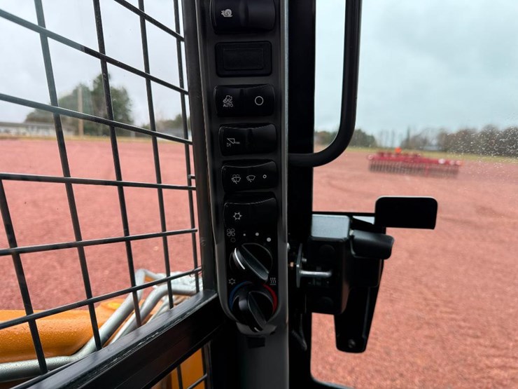 2023-case-tv370b-image-37