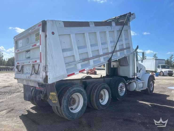 2005-peterbilt-357-image-3