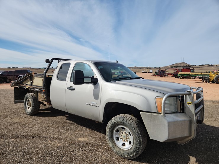 2009-gmc-3500-image-3