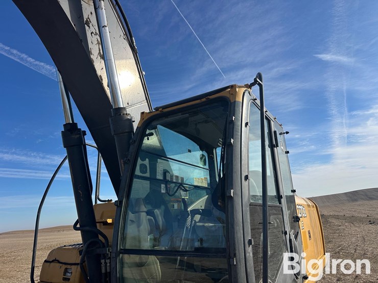 2006-deere-270d-lc-image-12