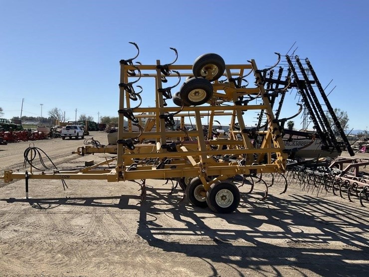 sweco-36'-fold-up-field-cultivator-image-4