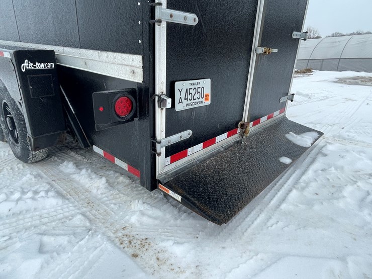 #135-•-2022-rock-line-products-air-tow-ground-loading-enclosed-trailer-(has-wi-title)-image-31