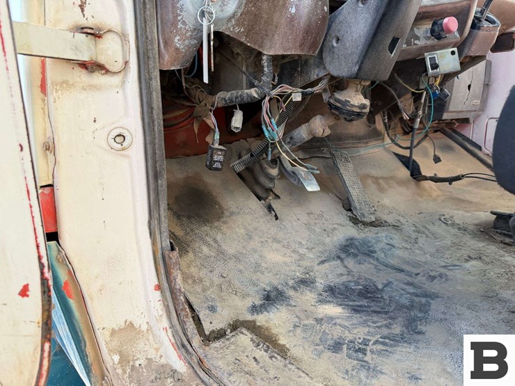 1981-ford-lt8000-image-52