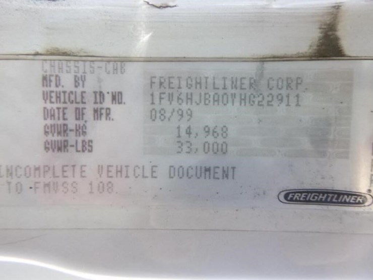 2000-freightliner-fl70-image-30