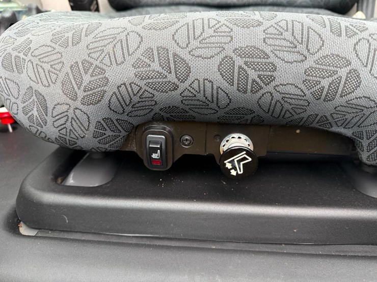 2023-new-holland-c334-image-34