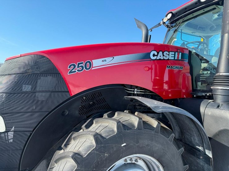 case-ih-magnum-250-image-26