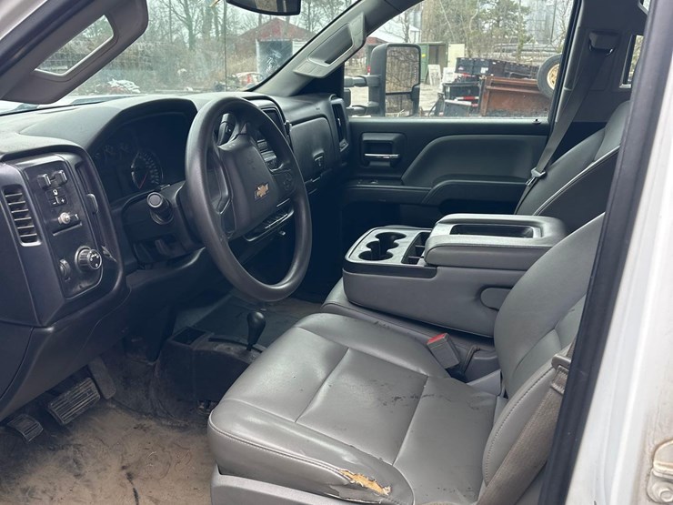 2016-chevrolet-3500hd-image-9