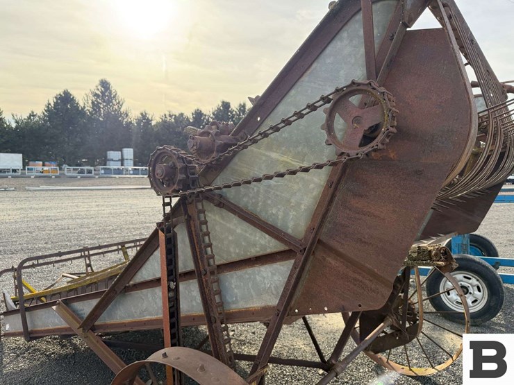 green-crop-model-r-hay-loader-image-15