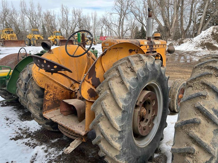 minneapolis-moline-tractor-image-4