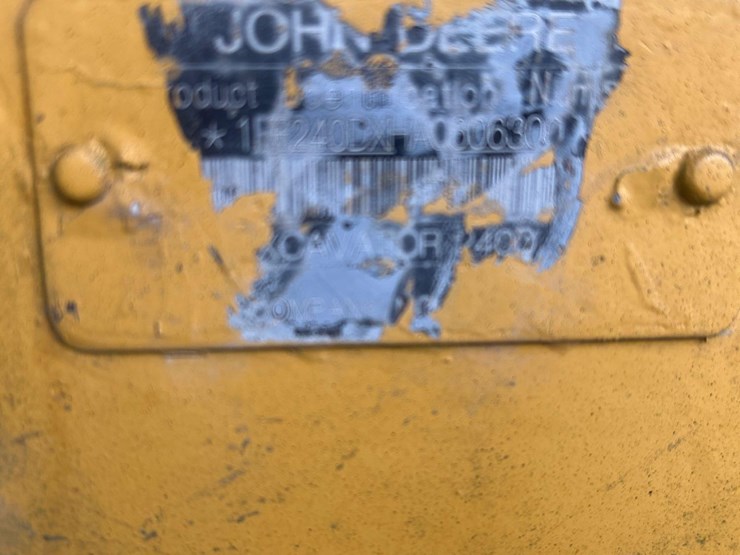 deere-240d-lc-image-34