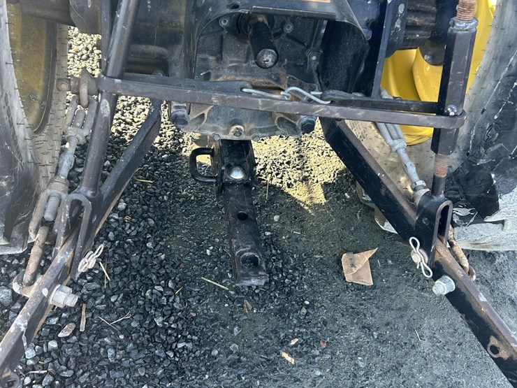 2015-john-deere-3032e-image-3