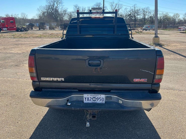 2004-gmc-2500-image-6