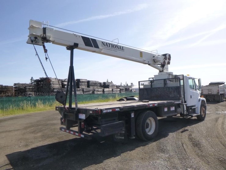 2000-freightliner-fl70-image-3