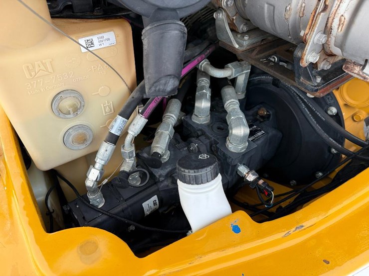 caterpillar-906m-image-46