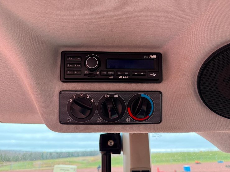 massey-ferguson-4707-image-52