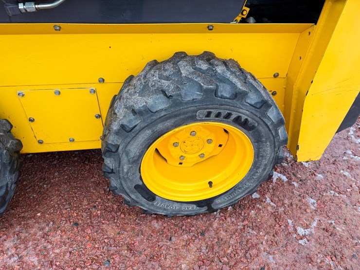 new-holland-ls120-image-7