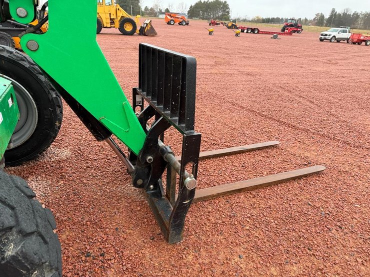 2015-sky-trak-6036-image-29