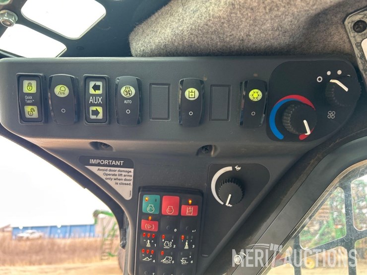 2018-deere-333g-image-48