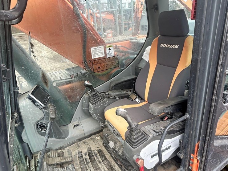 2015-doosan-dx225-lc-5-image-33