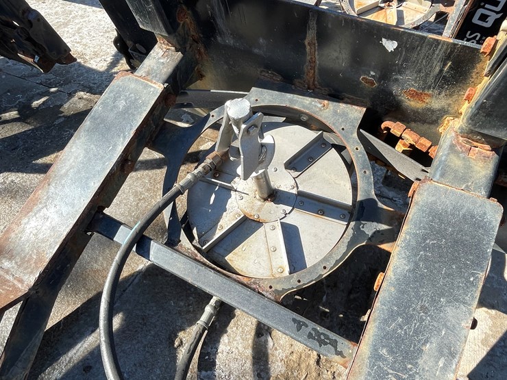 #172-•-boss-quick-cube-skid-steer-mount-salt-spreader-(1)-attachment-&-(4)-cubes-image-8