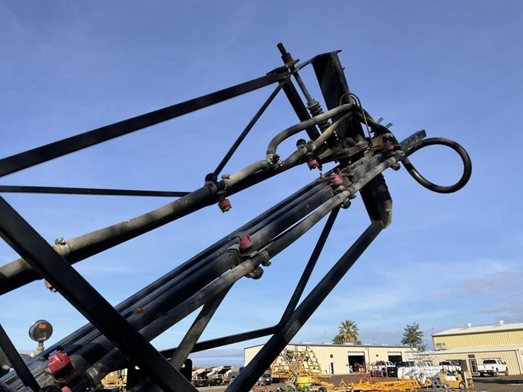 unverferth-65'-3-pt-x-fold-spray-boom-attachment-image-11