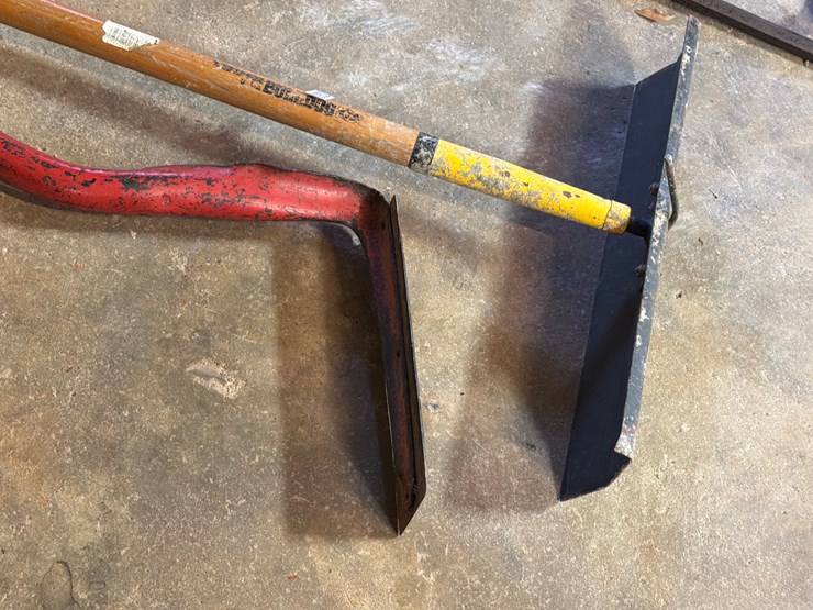 #52-•-two-concrete-spreaders-image-2