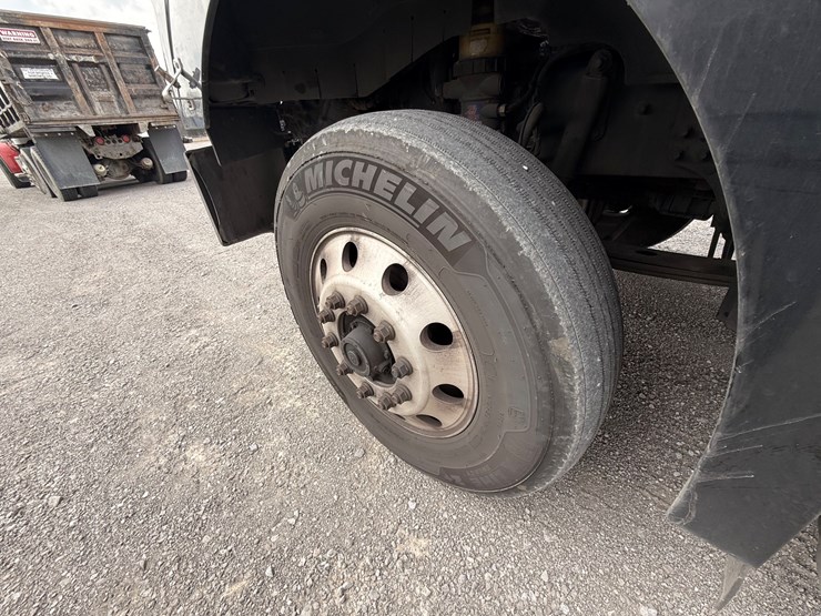 2022-western-star-49x-image-14