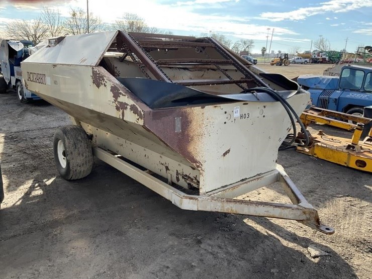 jackrabbit-wedge-13.5'x8'-hyd.-reservoir-cart-image-3