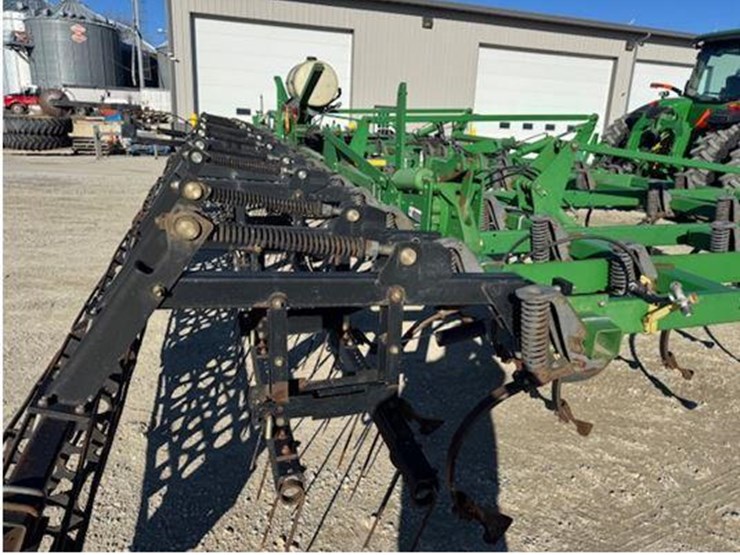 john-deere-2210-image-21