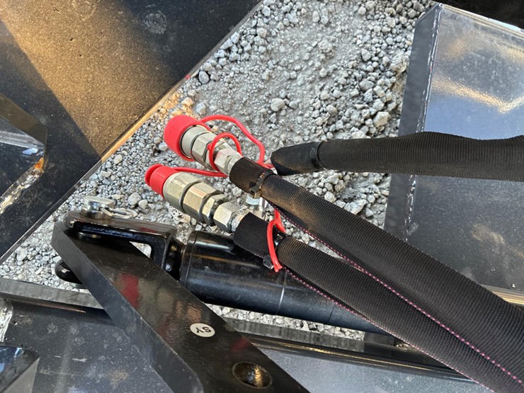 #115391-•-skidsteer-mt-sickle-mower-w/72"-cut-image-4